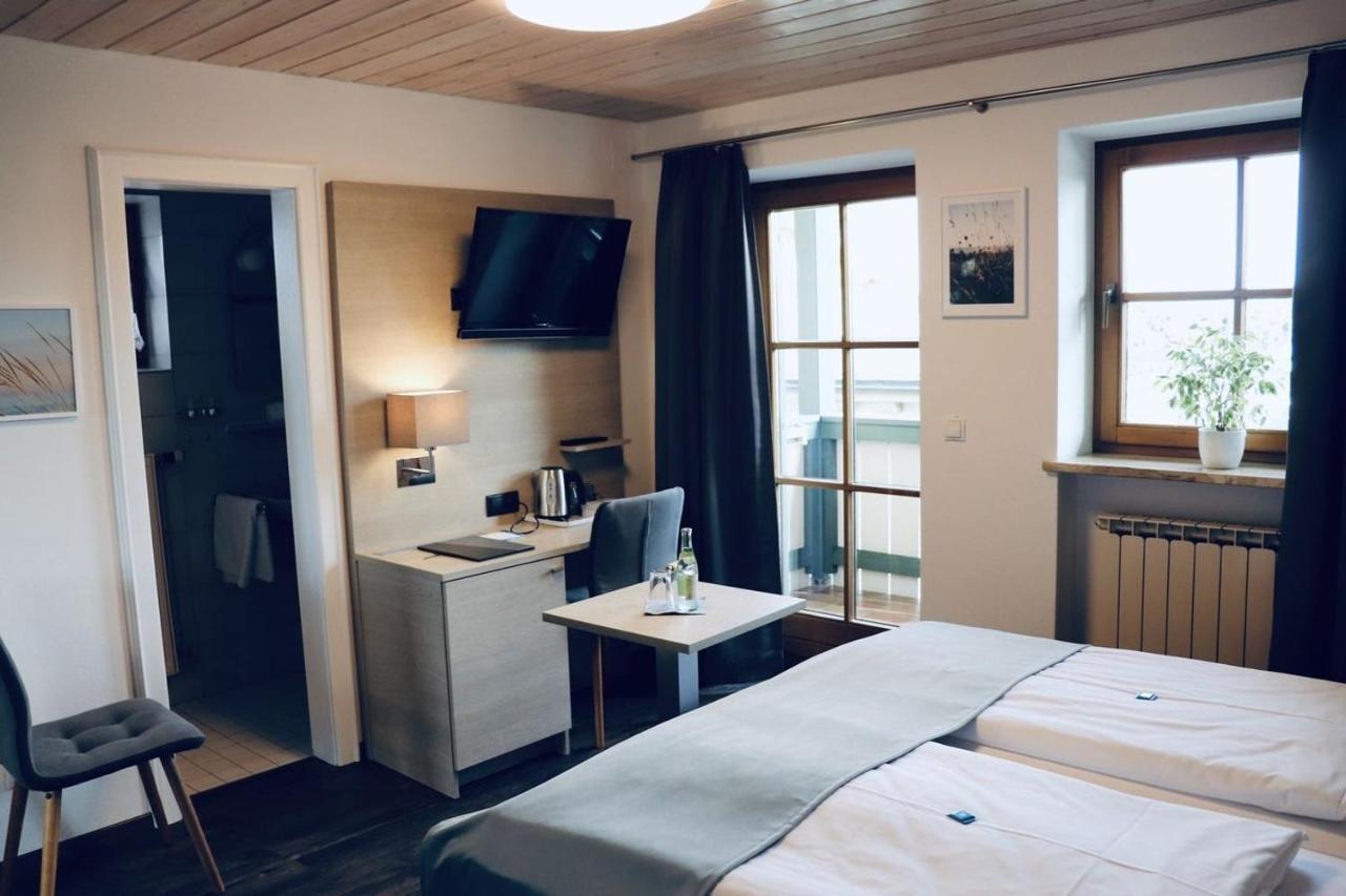 Hotel Garni Moewe Am See プリーン・アム・キームゼー エクステリア 写真